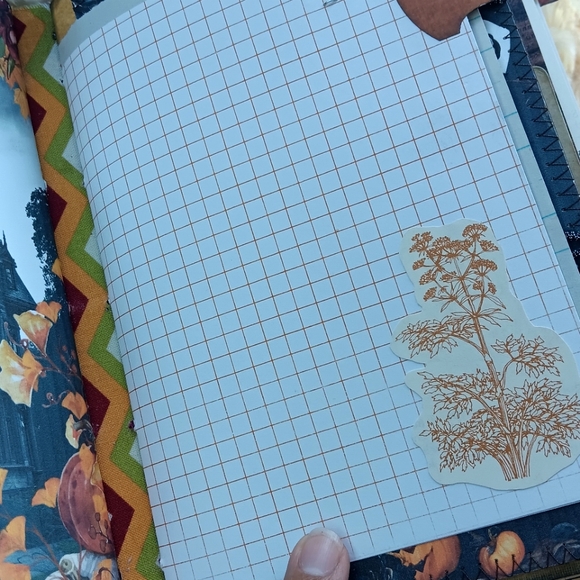 Spooky Goth Babe 🖤 Junk Journal - Picture 13 of 13